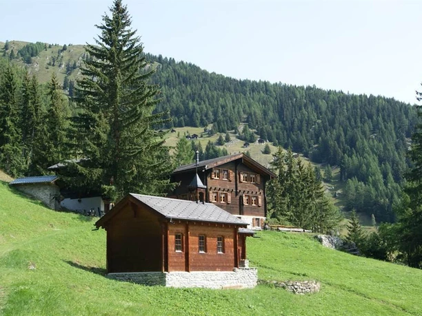 Ferien und Lagerhaus Ze patra