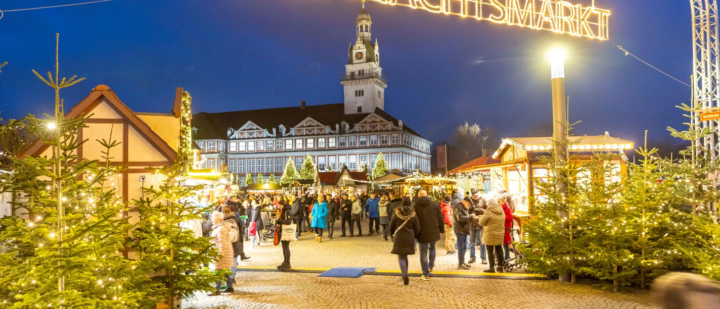 Weihnachtsmarkt Wolfenbüttel Illuminated Wolfenbüttel Christmas Market lettering spans the entrance area to an atmospheric market