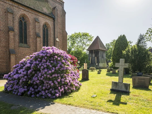 Ramelsloh collegiate church Stiftskirche RamelslohRamelsloh collegiate churchCollégiale de RamelslohDe collegiale kerk van RamelslohDen kollegiale kirke i Ramelsloh