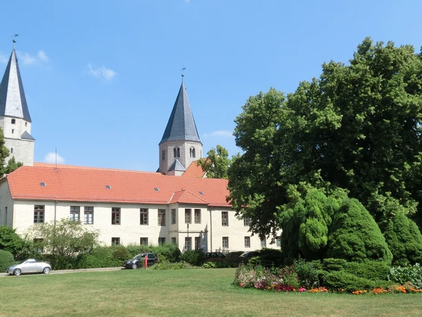 Kaiserdom und Kaiser Lothar Linde