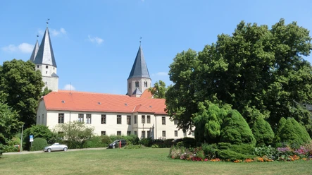 Kaiserdom und Kaiser-Lothar-Linde
