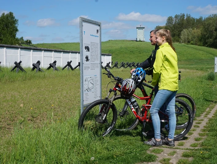 Grenzdenkmal Hötensleben Informationstafeln