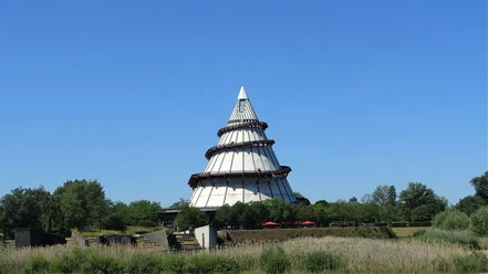 Jahrtausendturm im Elbauenpark