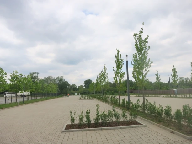 Überblick über den Wohnmobilstellplatz an der Wasserwelt