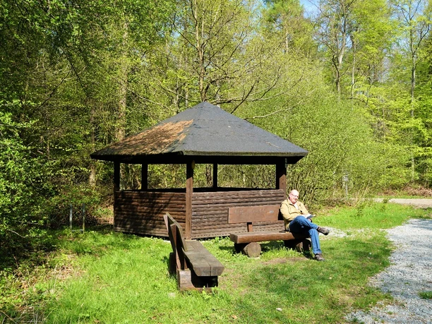 Pause an der Schutzhütte Drachenberg