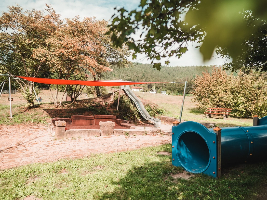 Spielplatz in Röt-Schönegründ