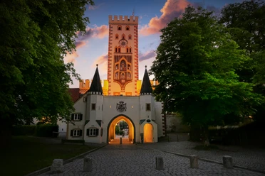 Landsberg am Lech - Bayertor am Abend.jpg