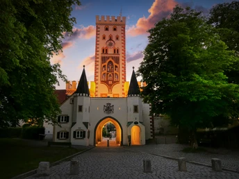 Landsberg am Lech - Bayertor am Abend.jpg