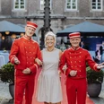 Eleganter Empfang – Die Pagen als Walking Act für besondere Events Eleganter Empfang – Die Pagen als Walking Act für besondere EventsElegant reception – the bellboys as a walking act for special events