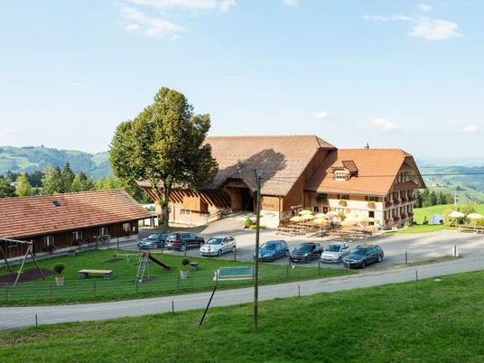 Das Holzwäge Beizli oberhalb vom Dorf Romoos im Napfgebiet