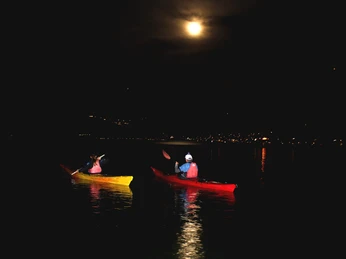 Full_moon_paddle_tour_canoe_world_winter_Buochs_Nidwalden
