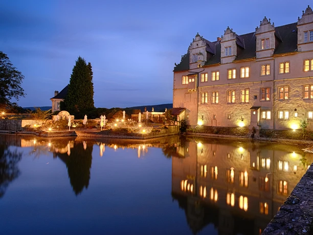 Schloss bei Nacht 03.jpg