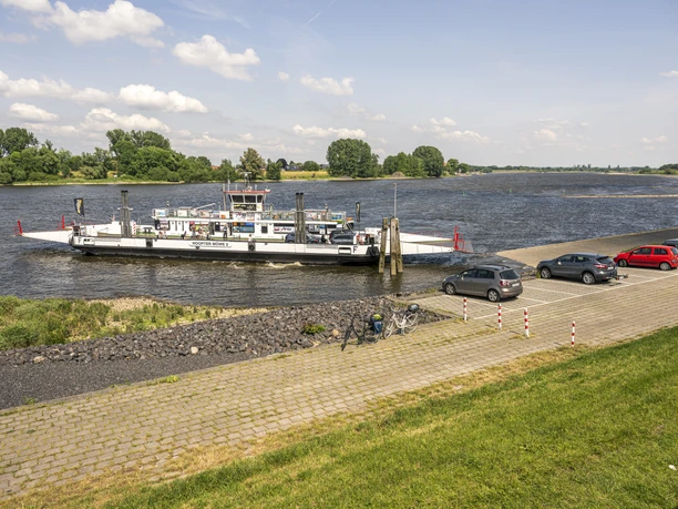 Hoopte on the Elbe with the Elbe ferry Hoopte on the Elbe with the Elbe ferry