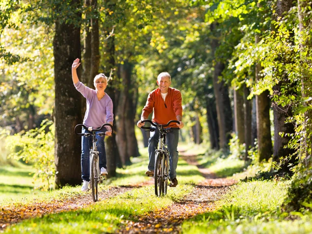radeln Eifel Seniors exercising with bicycle