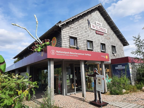 Nationalpark-Besucherzentrum TorfHaus im Sommer Nationalpark-Besucherzentrum TorfHaus im Sommer