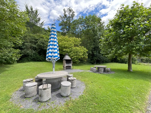 Grillstelle Lützelau Seite.jpg