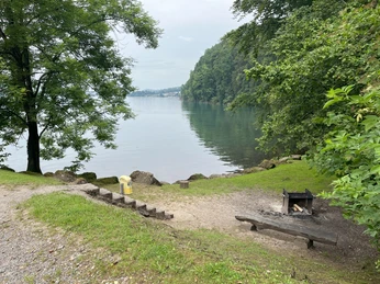 Grillstelle Röhrli oben.jpg