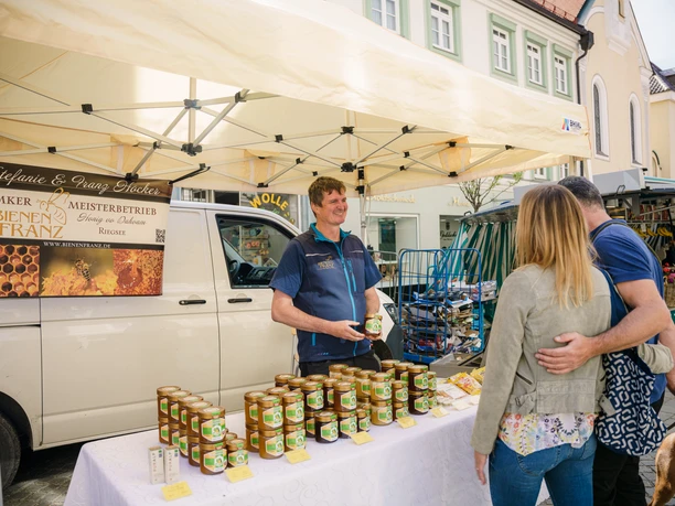 Bienen Franz Wochenmarkt @Tourist Information.jpg