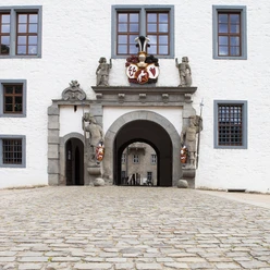 SchlossWobPortal_1000x1000px.jpg