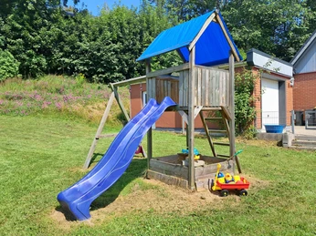 Kinderspielmöglichkeit im Garten