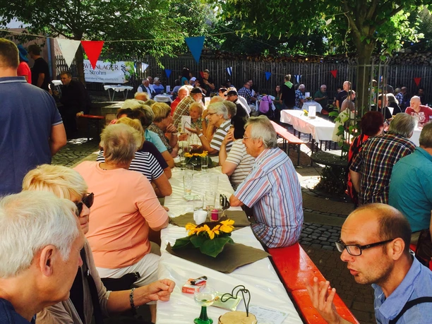 Weindorf Hundshausen