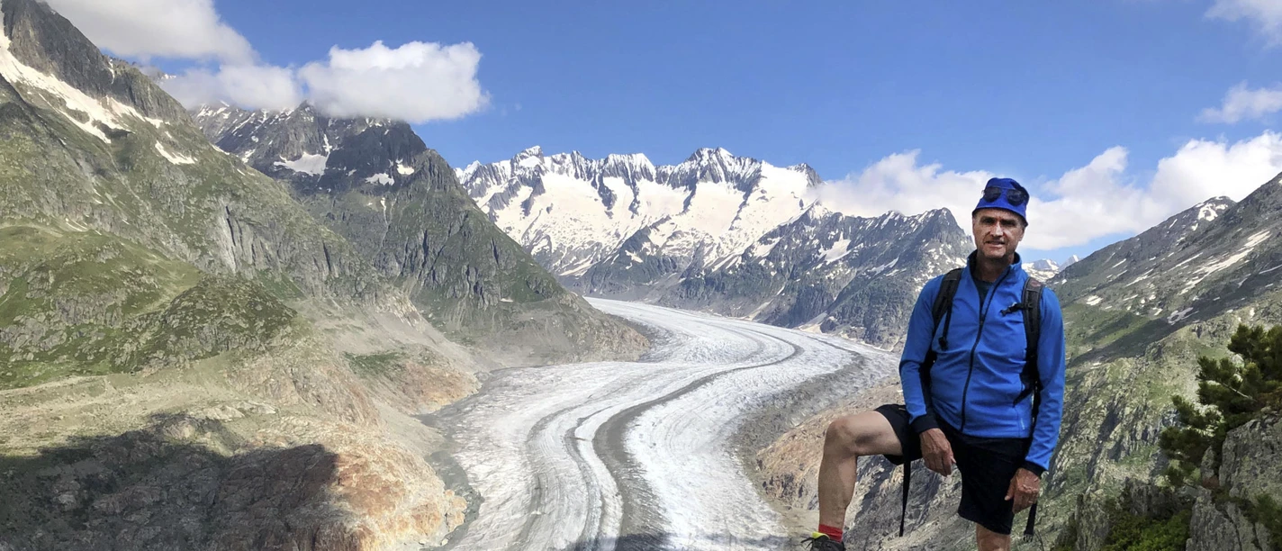 Wanderleiter Werner Salzmann am Grossen Aletschgletscher
