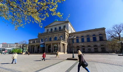 Staatsoper Hannover im Frühling - Lars Gerhardts.jpg