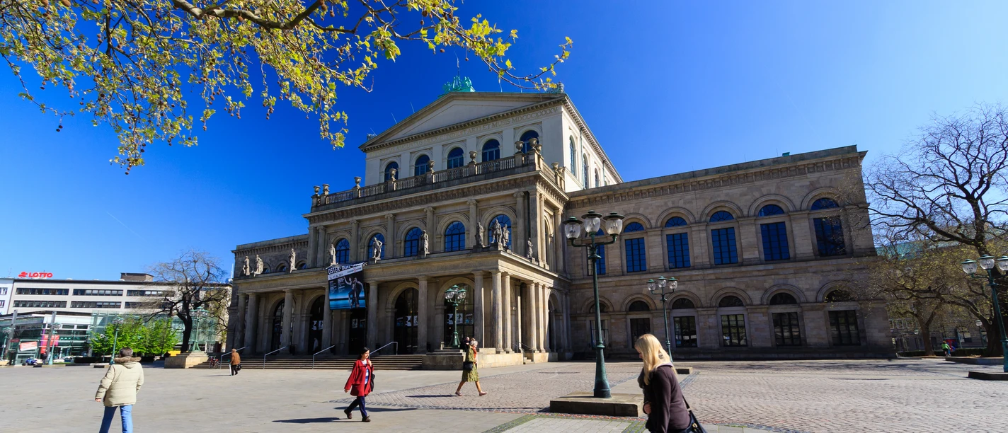 Staatsoper Hannover im Frühling - Lars Gerhardts.jpg