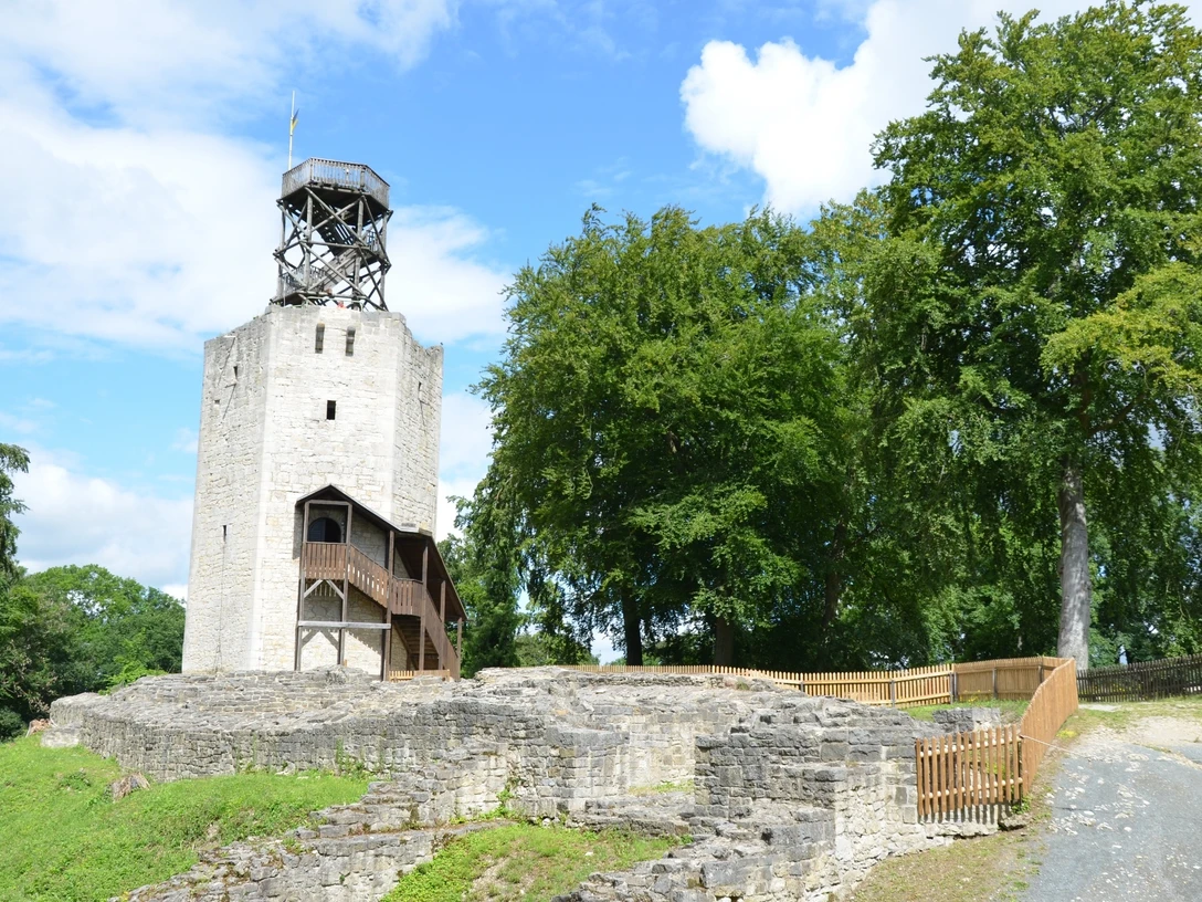 Aufgang zum Aussichtsturm Burgruine Lichtenberg
