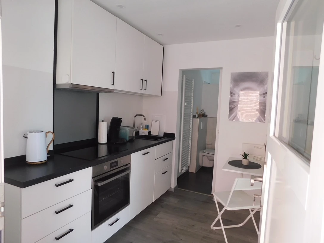 Küche der Ferienwohnung Hoops Küche der Ferienwohnung HoopsKitchen of the Hoops vacation apartmentKøkkenet i Hoops' ferielejlighedKeuken van de Hoops vakantieflat