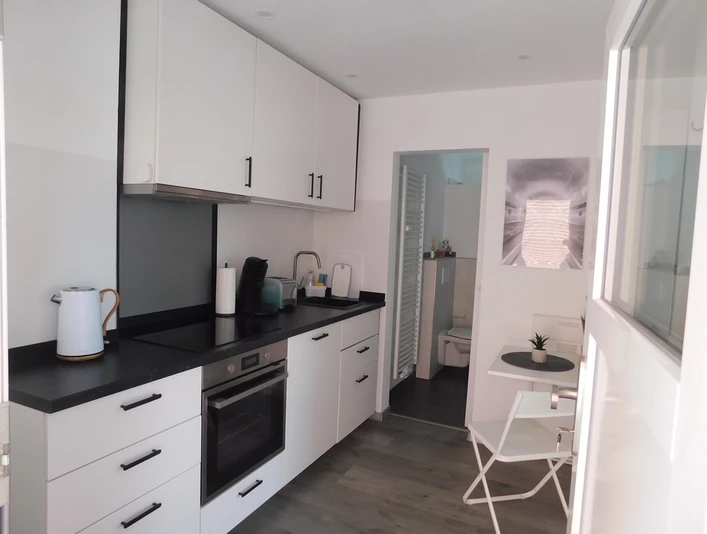 Küche der Ferienwohnung Hoops Küche der Ferienwohnung HoopsKitchen of the Hoops vacation apartmentKøkkenet i Hoops' ferielejlighedKeuken van de Hoops vakantieflat