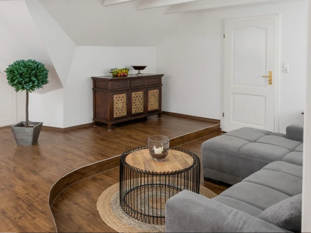 Kleiner Storch_Hüde_Ferienwohnung_Wohnzimmer.jpg