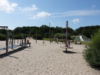 In- und Outdoor-Kinderspielpark "Kap Hoorn"