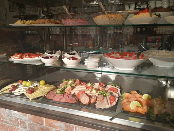 Coffee Corner Frühstückstheke.jpg