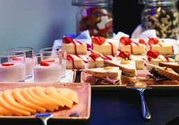 Et es wie et es Kaffepausen mit verschiedenen KuchenCoffee breaks with a variety of cakes