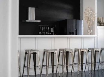 Kuechenstudio.jpg Küchenstudio mit BarhockernKitchen studio with high chairs