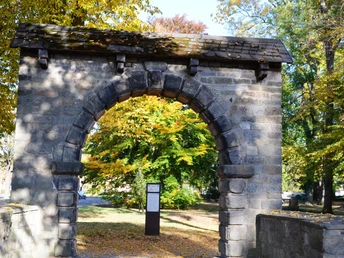 Infostele Vöppstedter Friedhof in Salzgitter-Bad