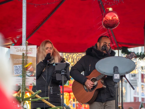 Weihnachtsmarkt Innenstadt (2).jpg Weihnachtsmarkt Innenstadt (2).jpg
