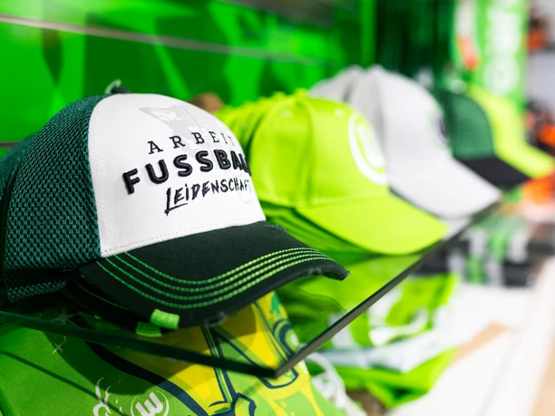 Fanartikel VfL Wolfsburg im Wolfsburg Store
