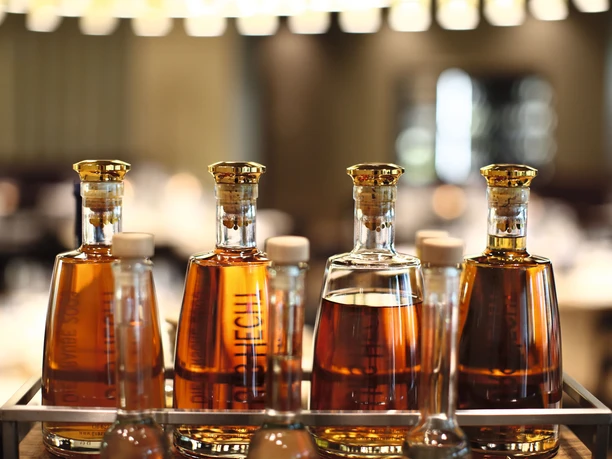 Baulüüt, Hecht Destillate