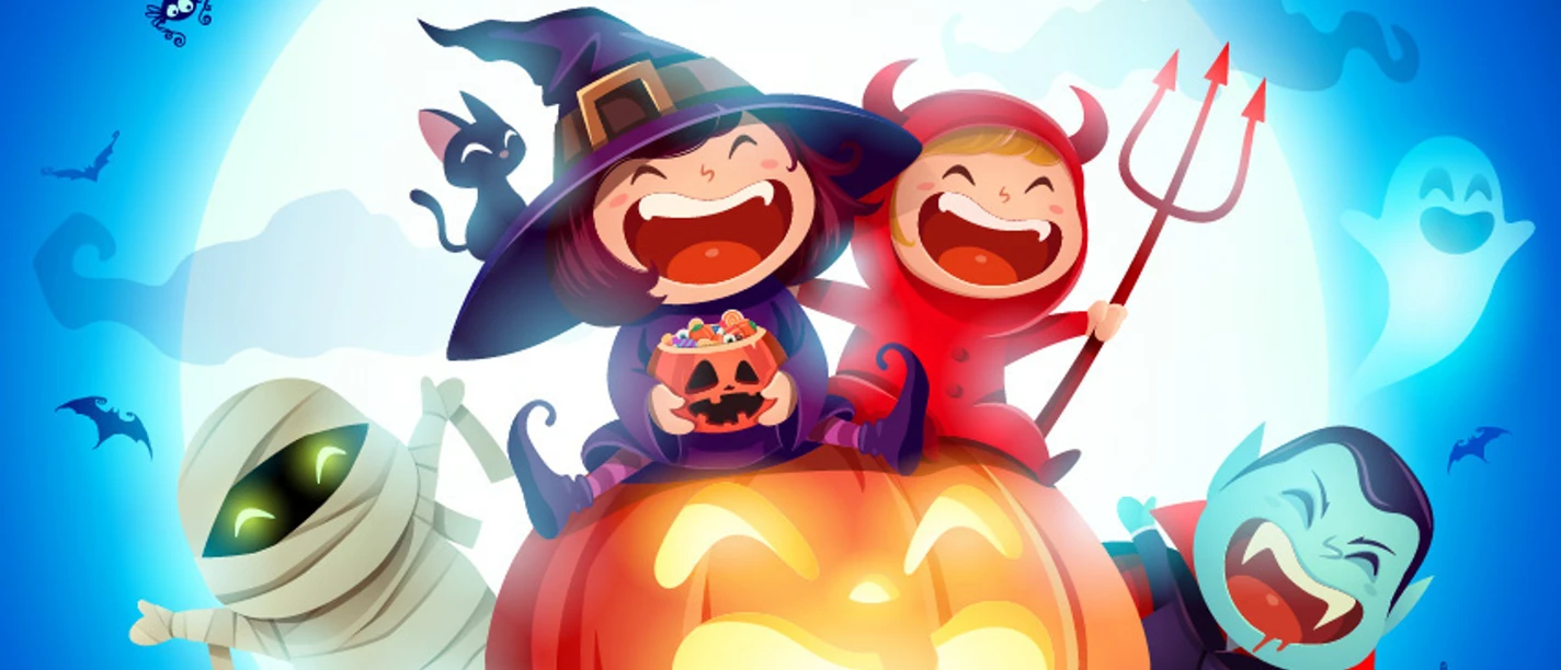 Halloween - Hexe auf Kürbis Fröhliche Kinder in Halloween-Kostümen sitzen lachend auf einem leuchtenden Kürbis unter Vollmond.