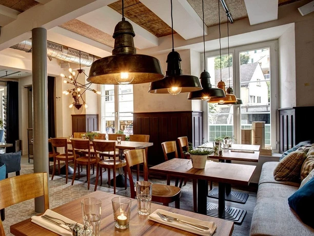 Restaurant August