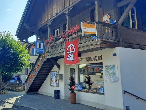 tourist-information-ringgenberg-fahnen.jpg