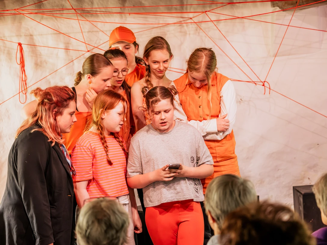 Theaterfüchse - VERNETZT-2.jpg