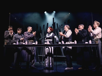 DER BESUCH DER ALTEN DAME