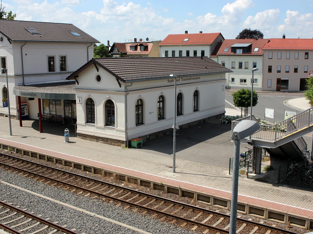 Tourist-Information in Naunhof Die Tourist-Information in Naunhof ist direkt am Bahnhof und unschwer zu finden.