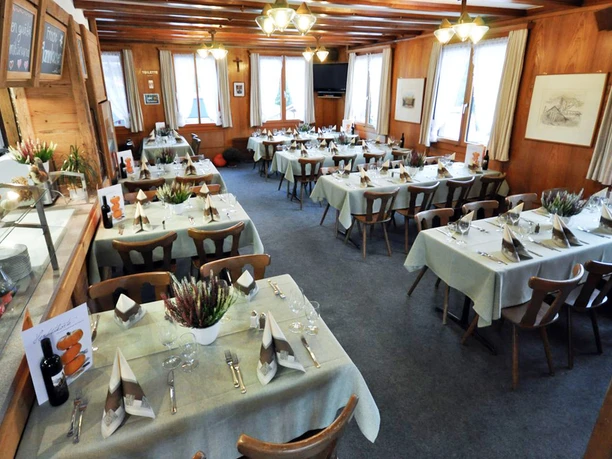 berggasthaus-mostelberg-sattel-hochstuckli-gastronomiebetriebe-erlebnisregion-mythen_4.jpg