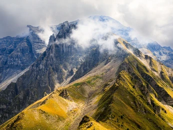Nebelschwaden im Naturpark Diemtigtal Nebelschwaden im Naturpark Diemtigtal