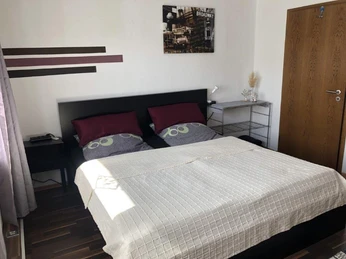 fewo_grasshoff_schlafzimmer1.jpg Schlafzimmer mit Doppelbett