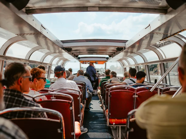Hafenrundfahrt mit der Koralle im Freizeithafen in Leer Hafenrundfahrt mit der Koralle im Freizeithafen in Leer